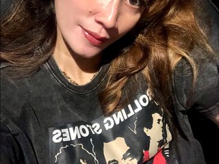 A Sex Chat Luscious Woman Is What I Am And My Model Name Is SexySavy! I'm 28