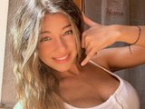 Lenamuti (25, White Cam Girl) performing squirt.