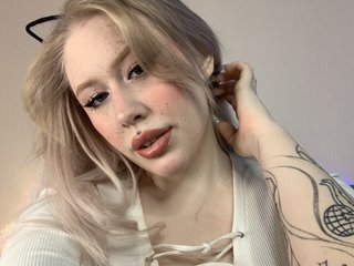 I'm 21 And A Live Webcam Hot Lady Is What I Am! I Am A Blonde