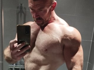 At BongaCams People Call Me JamieFitz696! I'm 41 Years Old
