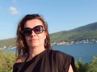 I'm A Camwhoring Stunning Girl And My Model Name Is Adivaaa! I Am A Brunette