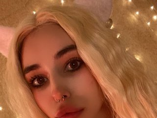My Age Is 20 Yrs Old And A Cam Seductive Sweet Thing Is What I Am! My Name Is BellaLun