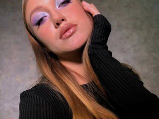 A Live Webcam Good-looking Woman Is What I Am And I Am A Blonde