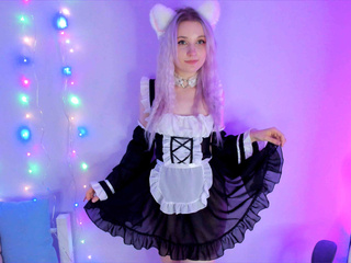 Kitty maid nya!