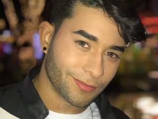 I Am From Cali And I Am A Brunette! My Age Is 19 Years Old