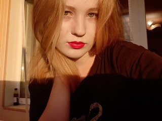 I'm 18 Years Old! A Cam Desirable Woman Is What I Am