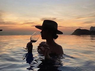I Am A Brunette, I'm A Camming Delectable Woman 2