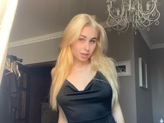 I'm A Live Cam Engaging Bimbo And I Am A Blonde