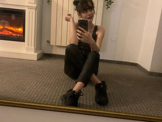 I'm A Sex Cam Pleasing Girl And I'm 18 Years Old, People Call Me BeatrixFuller