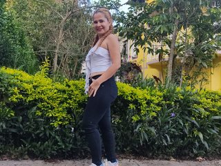 I'm A Sex Chat Horny Babe And My Age Is 35 Years Old