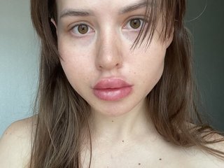 A Live Chat Cute Woman Is What I Am And I'm 19 Years Old