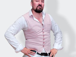 I Am A Brunette! I'm 38 Years Old And I Am Named MachoDancing
