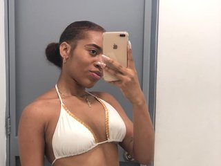A Live Cam Seductive Woman Is What I Am! People Call Me Angelina-Miss
