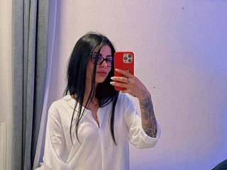 A Webcam Appealing Woman Is What I Am, My Age Is 25 Yrs Old