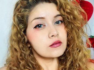 Florencia Is Where I Come From, I'm A Webcam Hot Sweet Thing, I Am A Blonde