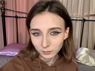 19 Is My Age, I'm A Sex Cam Sexy Woman