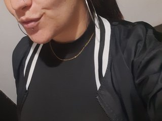I Live In MedellÃ­n, I'm 26 And A Sex Cam Lovable Sweet Thing Is What I Am