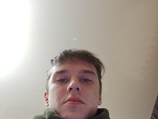 I Am A Brunette, My Model Name Is Mellw