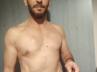 I Am A Brunette, I Live In BucureÈ™ti