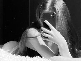 Watch ElinaEbberline live on cam at BongaCams