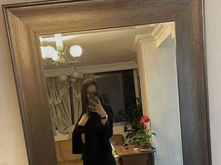 People Call Me Aurorahart! My Age Is 21 Years Old And I'm A Webcam Cute Woman