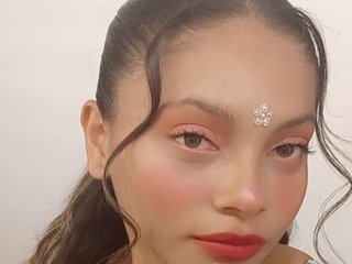My Age Is 22 Yrs Old And I Am A Brunette! My Model Name Is Maary-lee