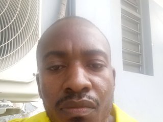 I Am A Blonde! I'm 25 Yrs Old! People Call Me Djmkaliy