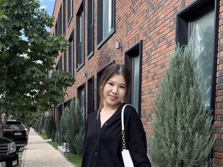Seul Is Where I Come From! At BongaCams I'm Named Leylasun1 And I'm 19 Years Old