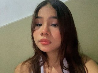 A Cam Appealing Lady Is What I Am And I Am A Brunette