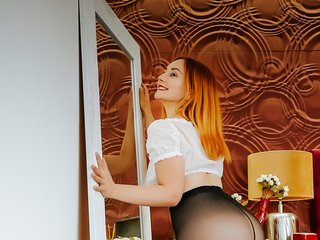 I'm 26 Yrs Old And I'm A Live Webcam Hot Sweet Thing! I Am A Redhead