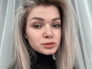 I Am A Blonde! My Name Is Elaine-April! A Live Cam Hot Lady Is What I Am