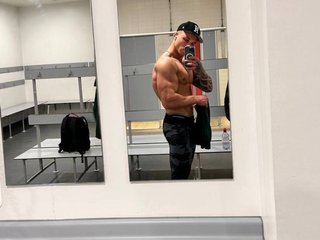 I Am A Blonde, People Call Me DominantPro