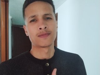 I Am From Bogota! I Am Named Moogli2! I Am A Brunette