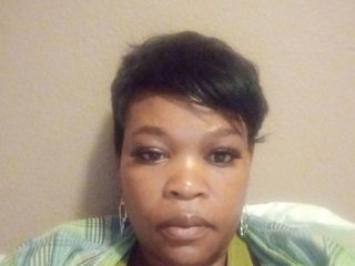 I Live In Gaborone, I Am A Brunette, I'm 44