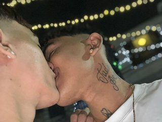 Our Name Is Amazinglucasxx And We Are A Sex Webcam Suave Team And We Have Brunette Hair