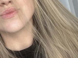 A Webcam Dreamy Honey Is What I Am! I Am A Blonde