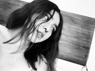 I'm A Live Webcam Sensual Female! I Am A Brunette, My Model Name Is Evangelyn1