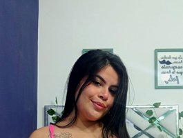Watch drippingstudent live on cam at BongaCams