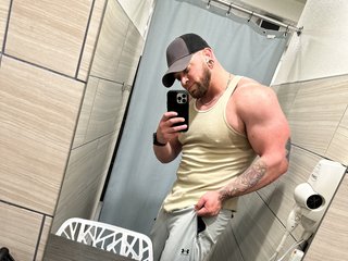 I Am A Blonde And I'm 30 Years Old And My BongaCams Model Name Is IrishGuy93