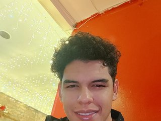 I Am A Brunette! Medellin Is Where I Live! I'm 22
