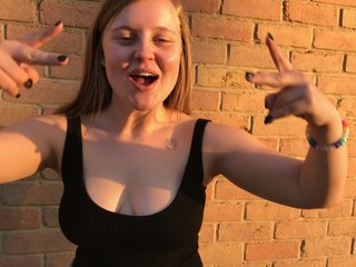 I Am A Blonde And People Call Me Aprilshowers23