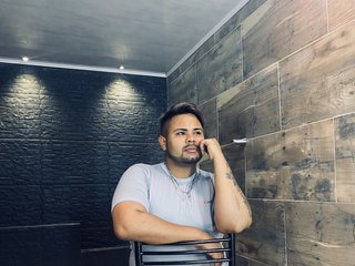 27 Is My Age And I Am From Bucaramanga And People Call Me TrevorBlyth