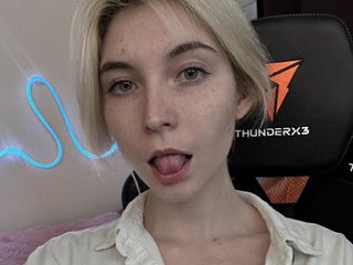 I'm 20, A Live Cam Pretty Girl Is What I Am