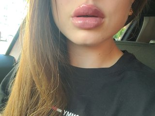 New York Is Where I Come From, I'm 25 Years Of Age, I Am A Brunette