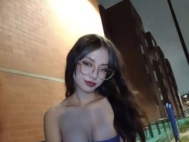 Watch Alaska-Hill live on cam at BongaCams