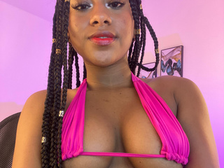 The cute pink on my tits😉