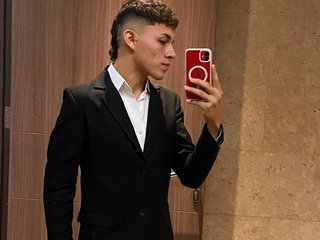 People Call Me Arthur-queen, My Age Is 19 Yrs Old! I Am A Brunette