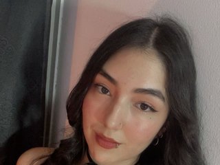 A Live Webcam Dreamy Bimbo Is What I Am, I Am A Brunette