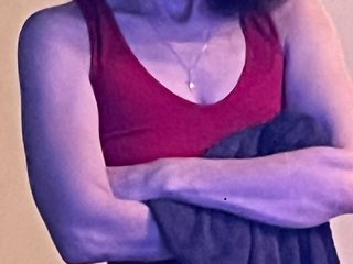I'm 18 Years Of Age! A Sex Webcam Delectable Lady Is What I Am, My Model Name Is Biwife22