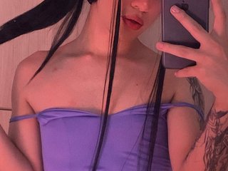 I Come From Medellin! 21 Is My Age! I'm A Sex Chat Lovable Trans